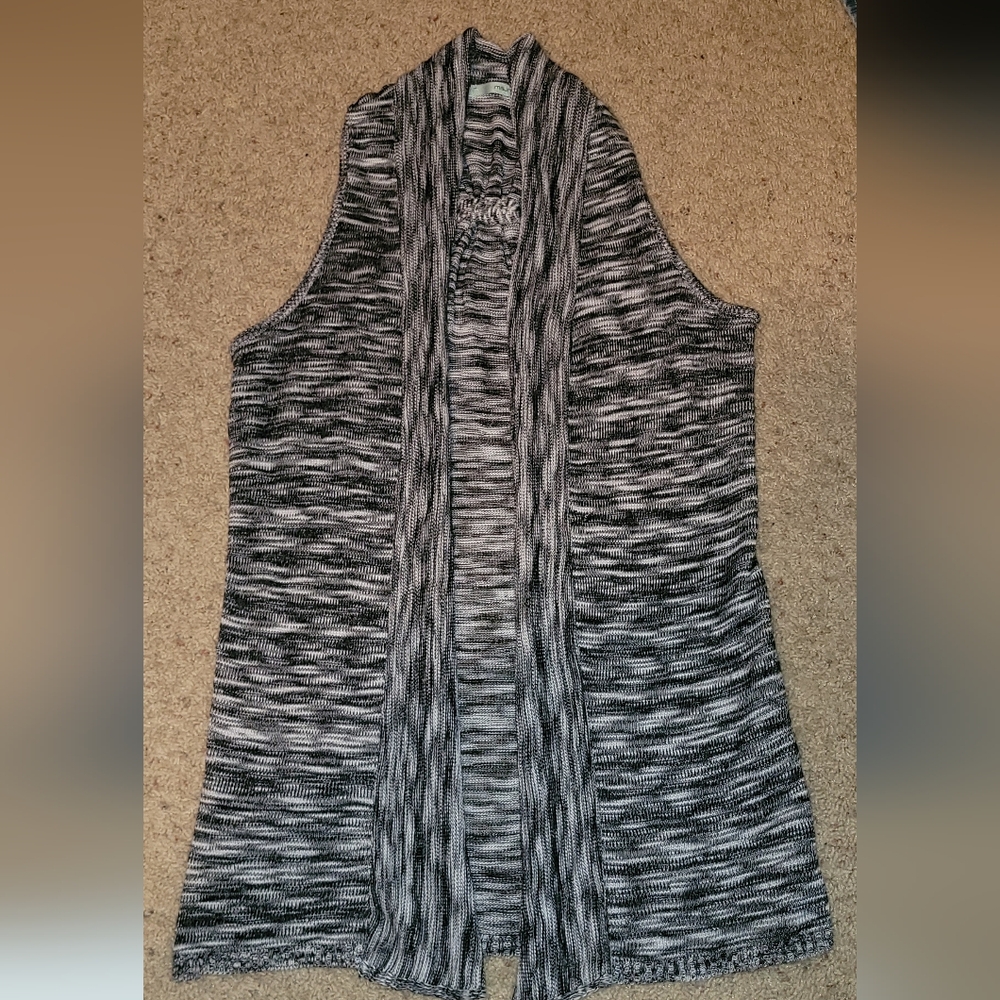 NWOT Maurices Black and Gray Cardigan Vest LARGE WOMENS NICE!!!
